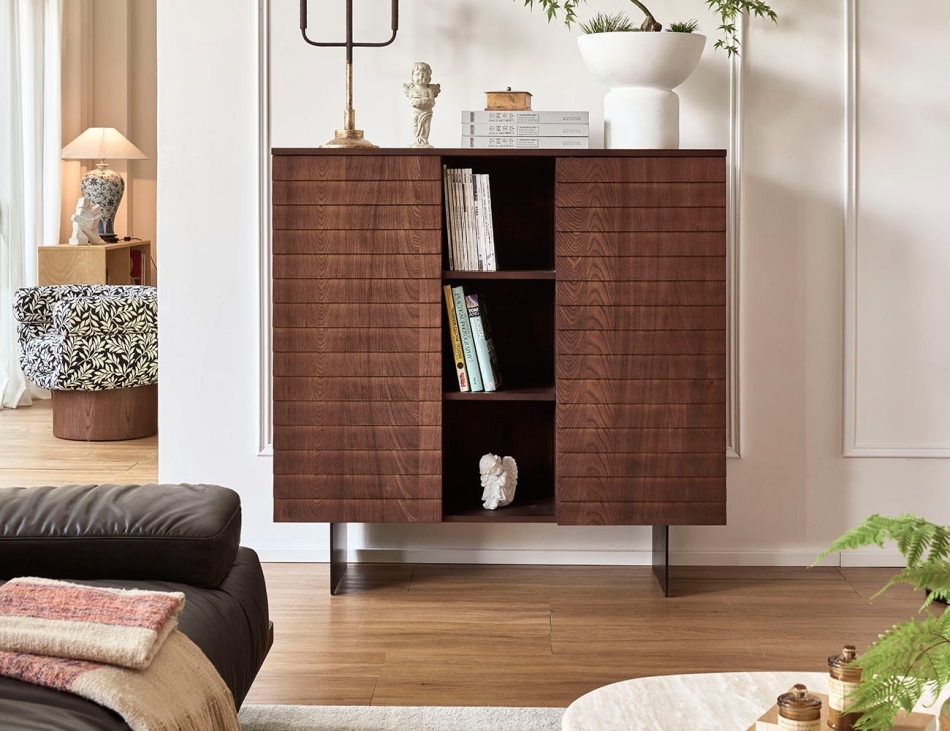 与在系列 中古风胡桃木色边柜家用客厅收纳置物高边柜